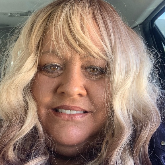 Meet your Posher, Alissa - Picture 4 of 4